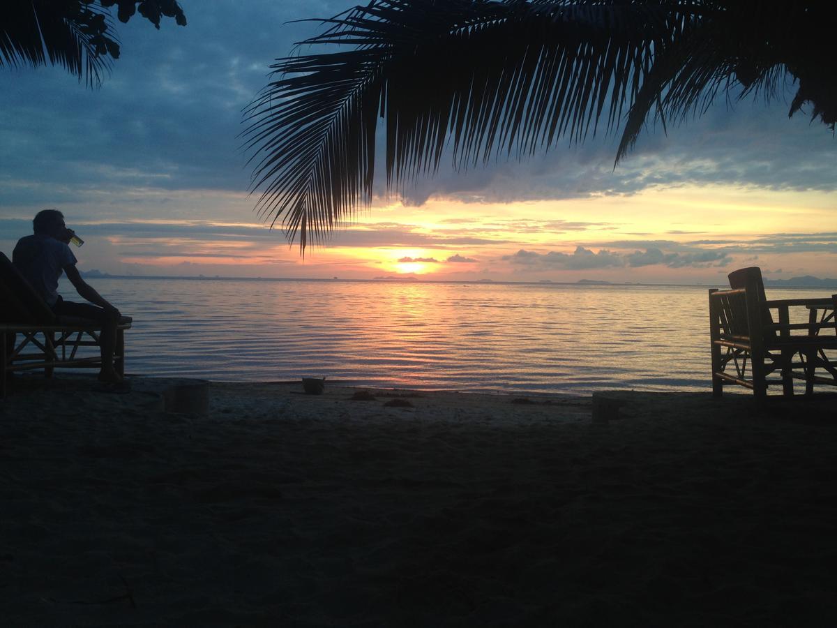 Sawai Home Resort Nathon Exterior foto