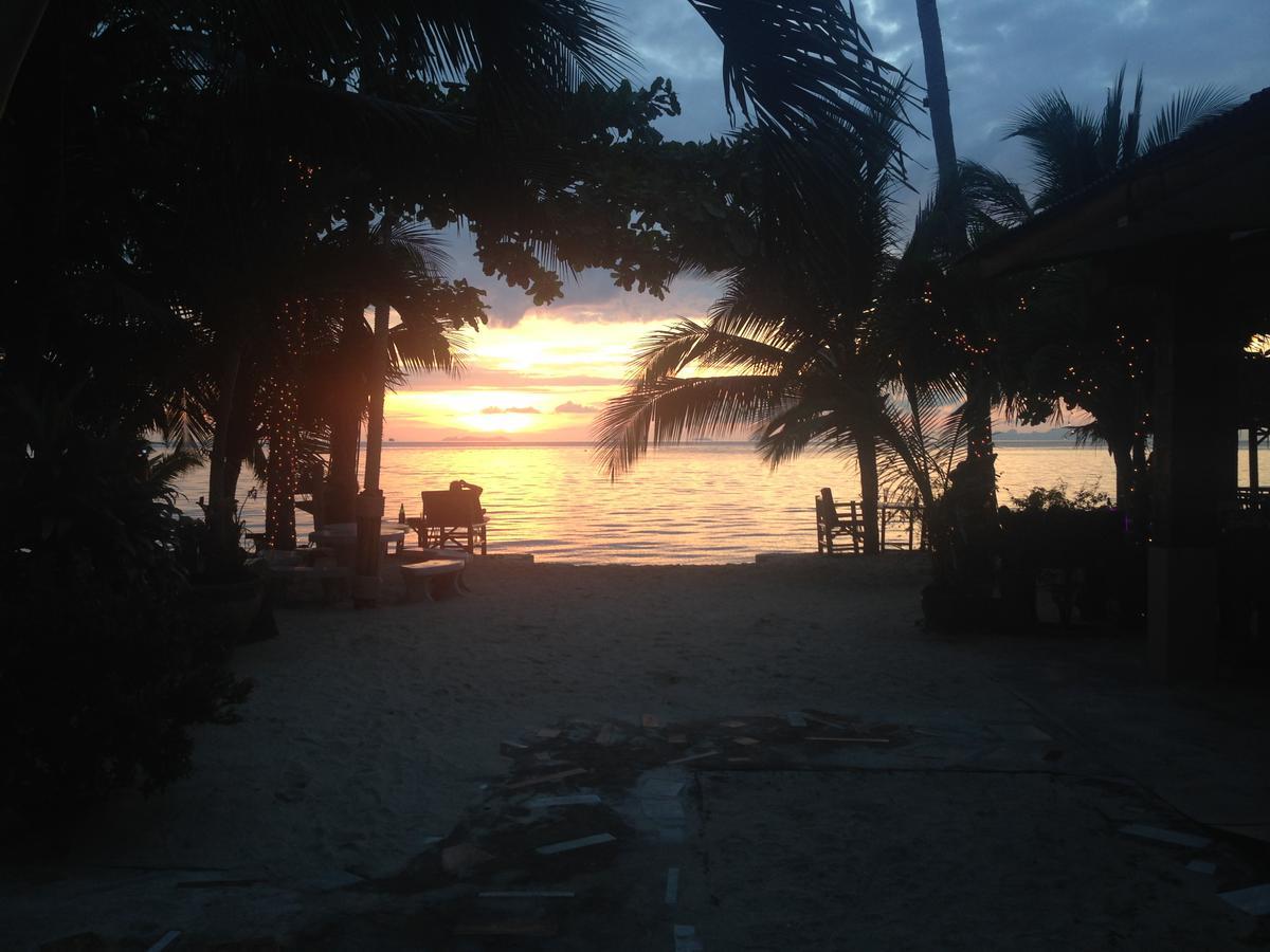 Sawai Home Resort Nathon Exterior foto
